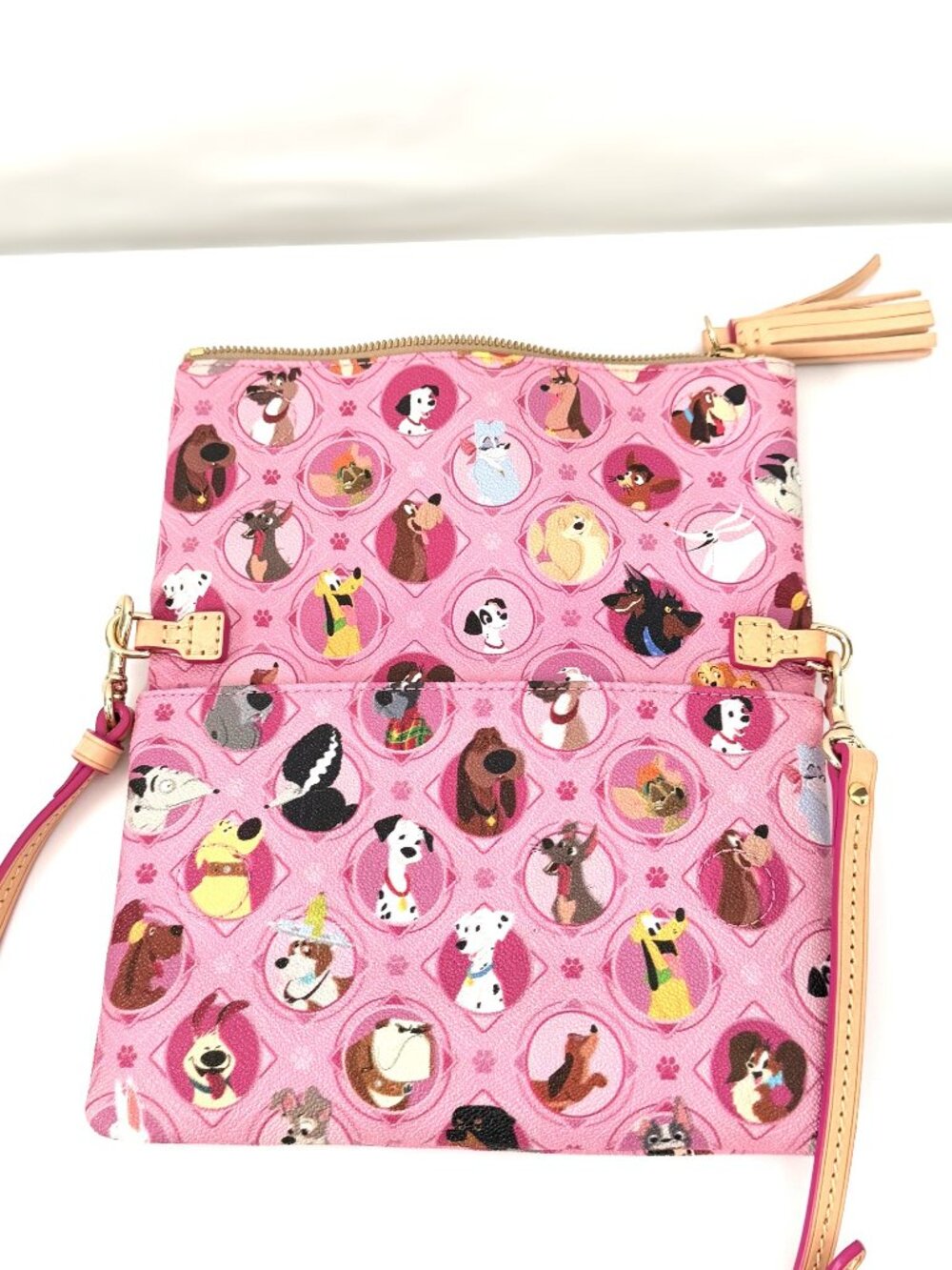 🐶 Disney Dooney & Bourke Pink "Disney Dogs" Foldover Crossbody 🐶 - Picture 4 of 7